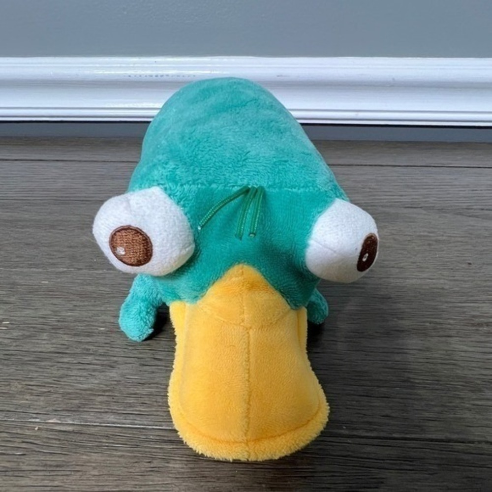 Disney Perry the Platypus Plush‎ Phineas and Ferb Stuffed Animal Teal Yellow 9"